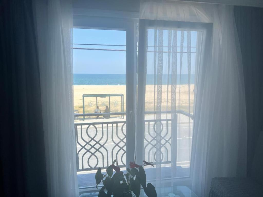 Holiday Beach Hotel Arnavutköy エクステリア 写真